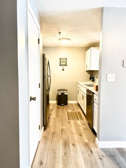 Building Photo - 17 Water St