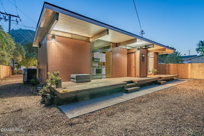Building Photo - 1411 Ojai Rd