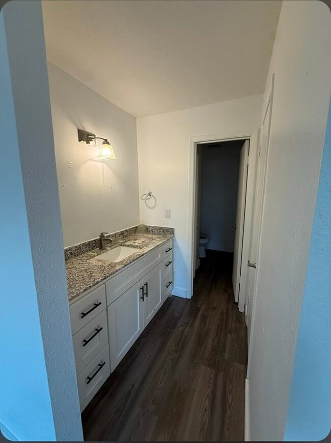 Building Photo - 4444 Victory Dr