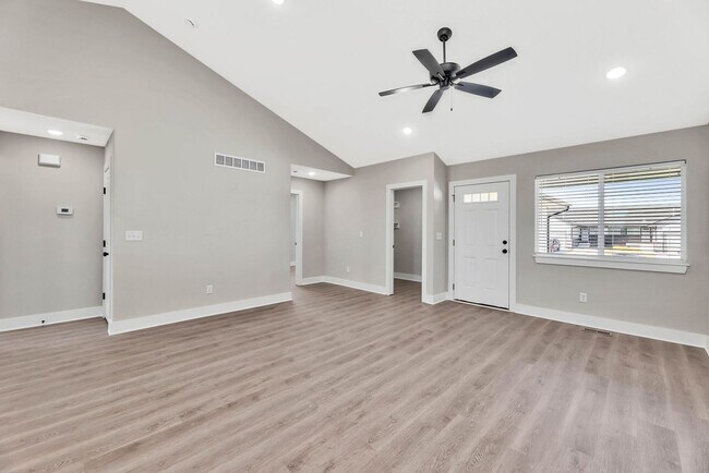 Building Photo - 5264 Plumthicket