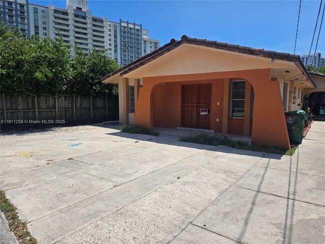 Building Photo - 2988 SW 21st Ter