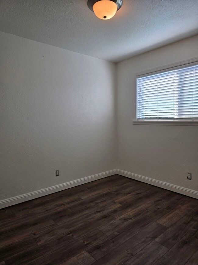 Building Photo - 437 Korbel Pl