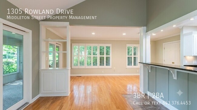 Building Photo - 1305 Rowland Dr
