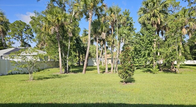 Building Photo - STUNNING 4/2 HOME IN PALM COAST!