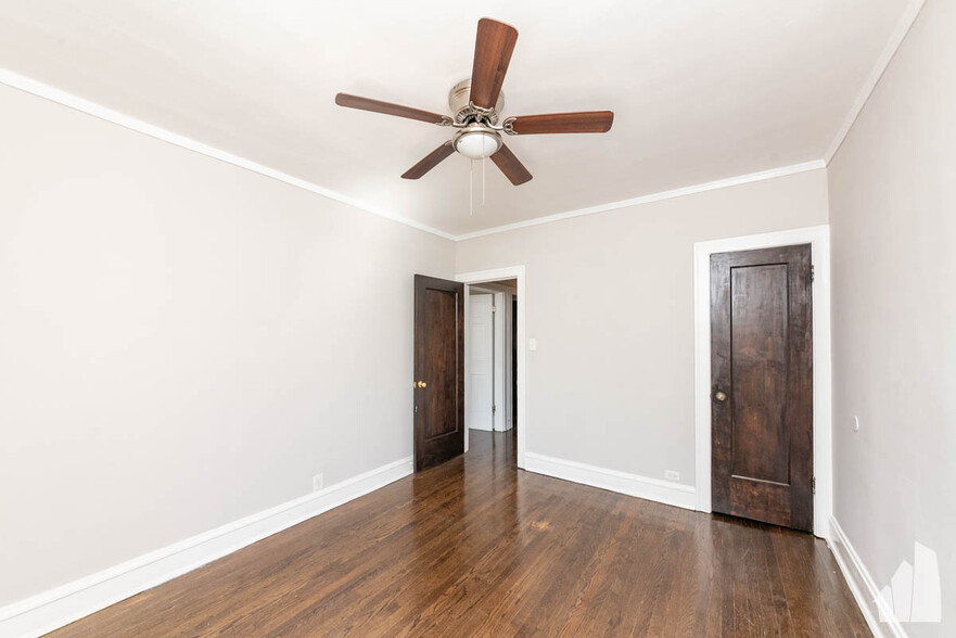 Building Photo - 5075 N Wolcott Ave