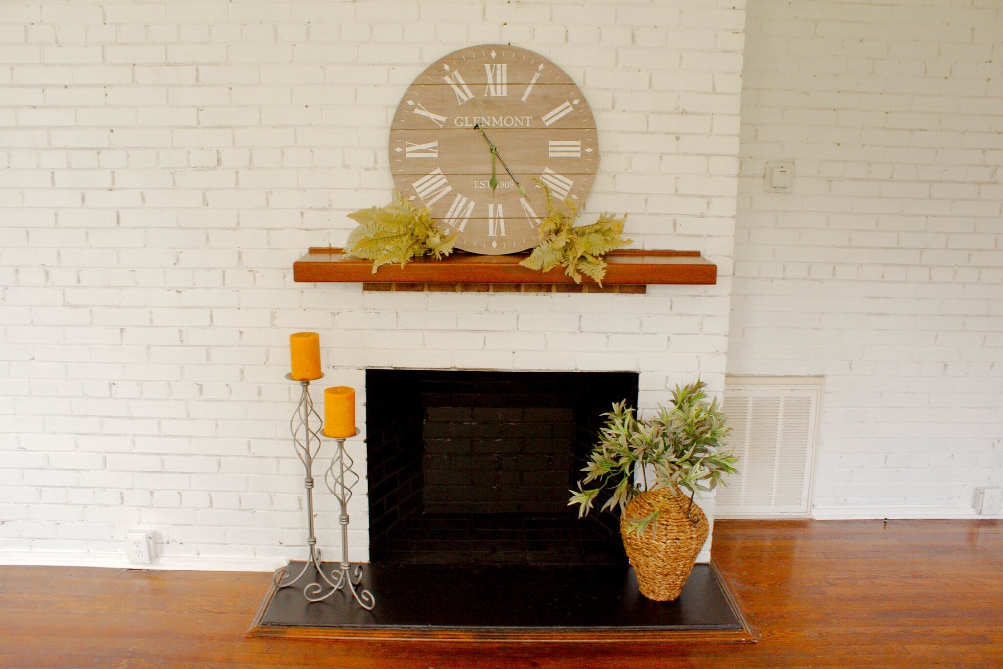 Building Photo - 107 W Newcomb Rd