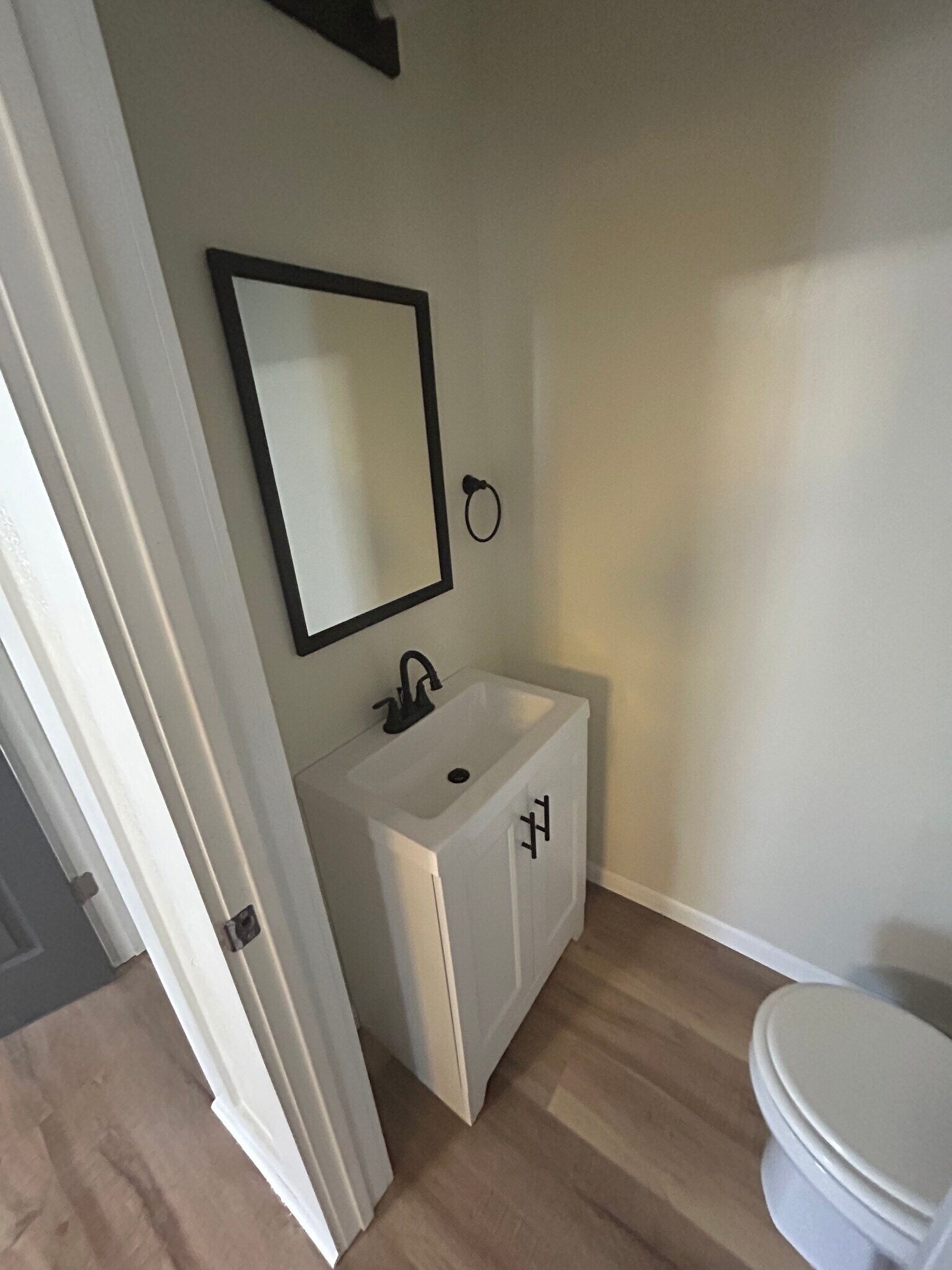 Building Photo - 1603 Manette Pl