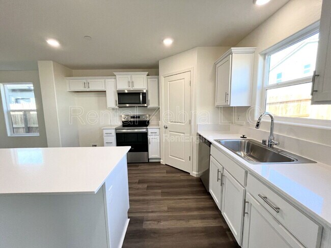 Building Photo - 356 Halisan Ct
