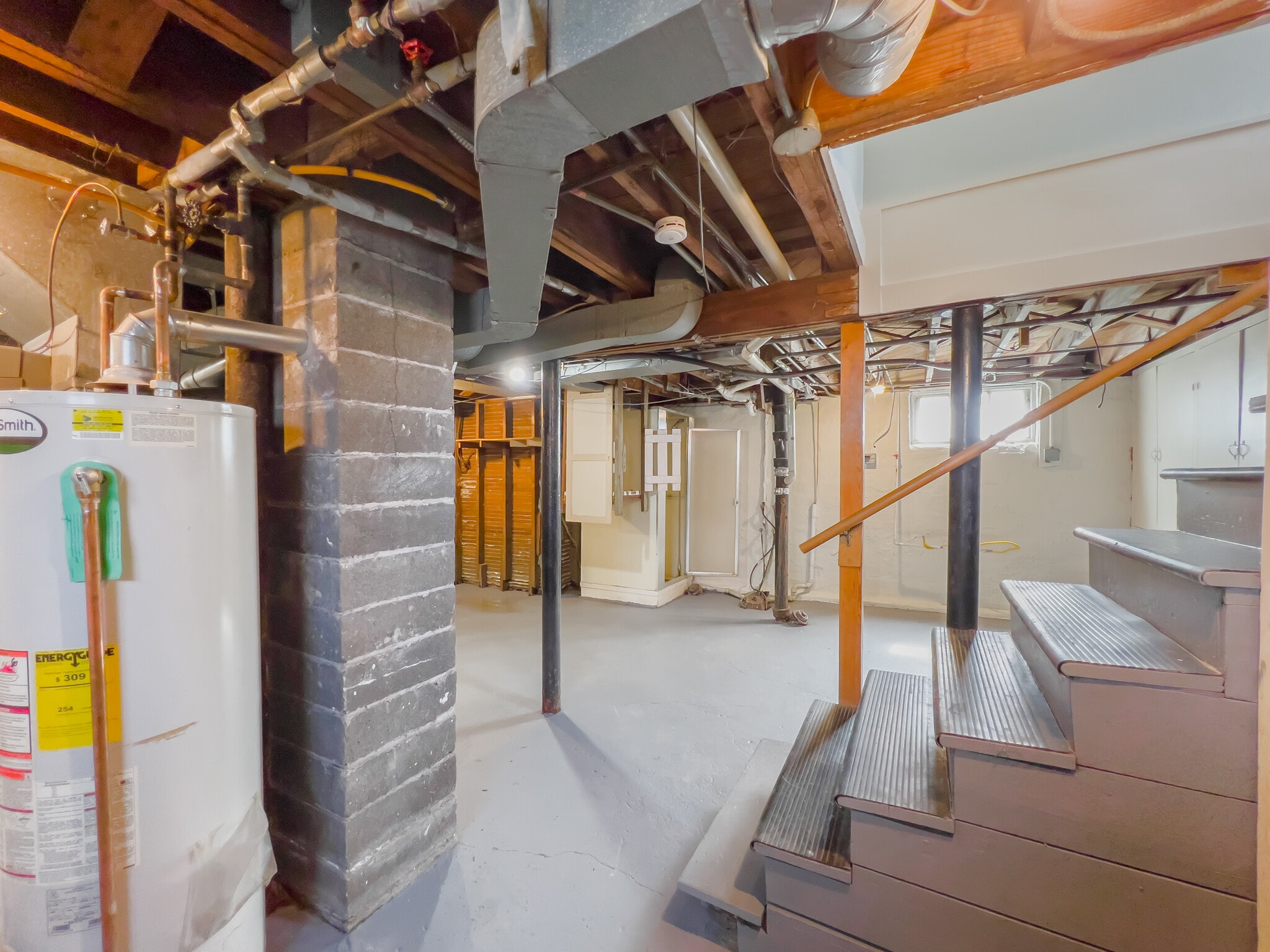 Building Photo - 464 Shasta Dr