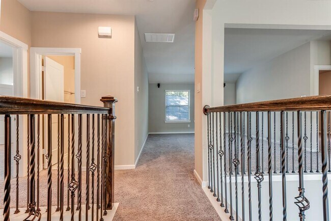 Building Photo - 104 Windflower Track Ct