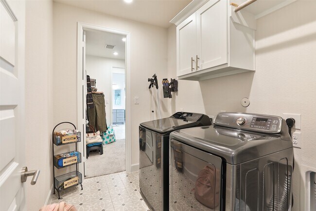 Building Photo - 24707 Celestial Lily Dr