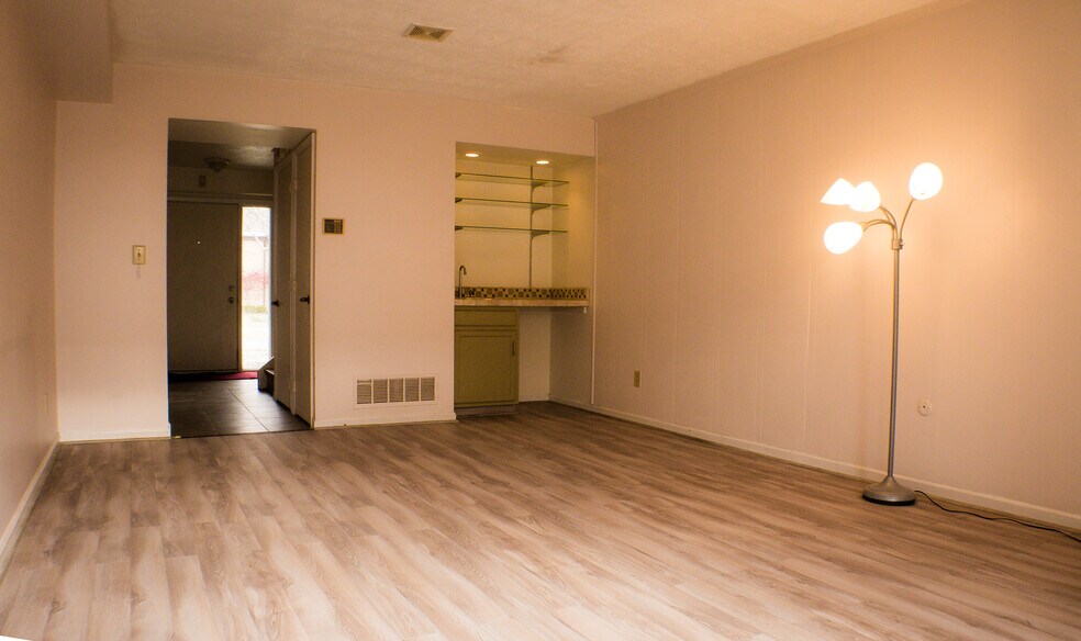 Building Photo - 1452 Carriage Trace Blvd
