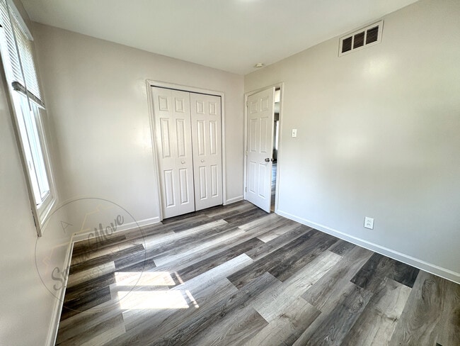 Building Photo - 14449 Myrand St