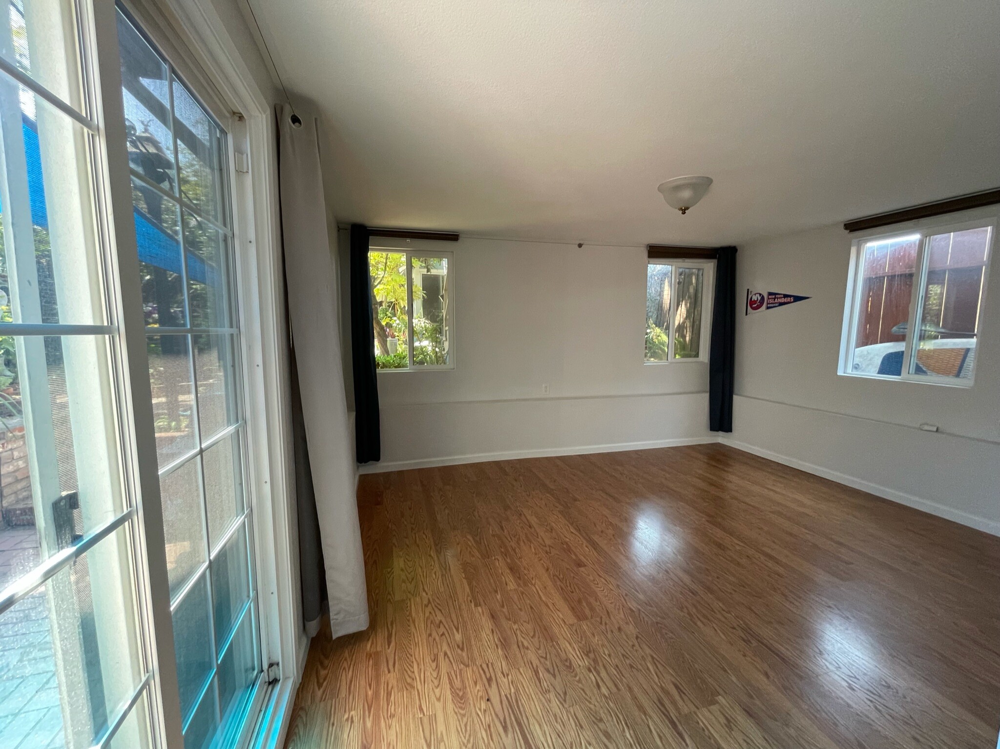2nd Bedroom with private bath - 1524 Pacific Ave