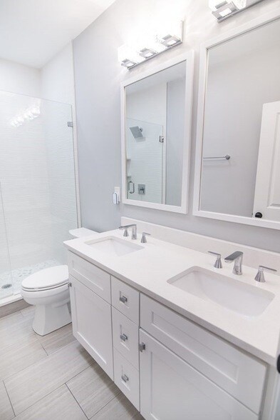 Building Photo - 757 Washington St