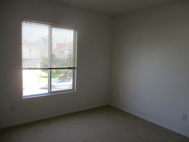 Building Photo - Desirable & spacious Sabre Springs 5 bedro...