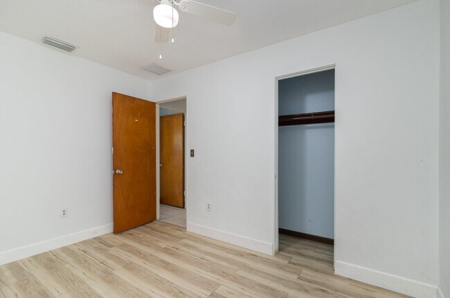 Building Photo - 2125 Smathers Cir S