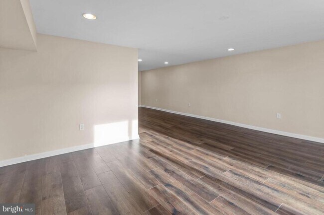 Building Photo - 4313 Deerpath Ln