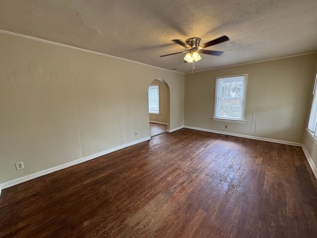 Building Photo - Cozy 3/1 House in South Rome