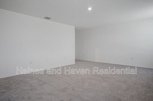 Building Photo - 4429 River Beacon Blvd