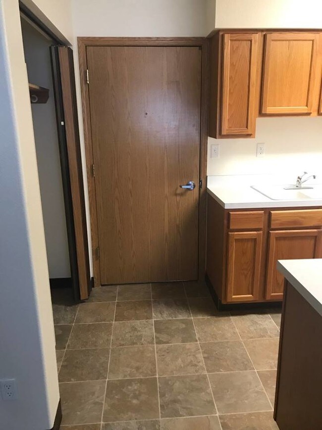 Friendship Manor Senior Apartments 322324 W Logan St Caldwell ID