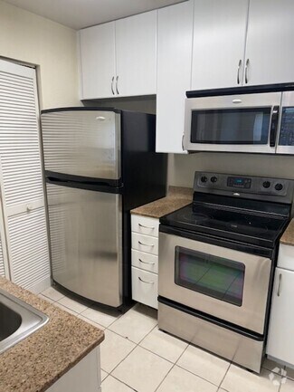 Building Photo - Lexington Place - 0326