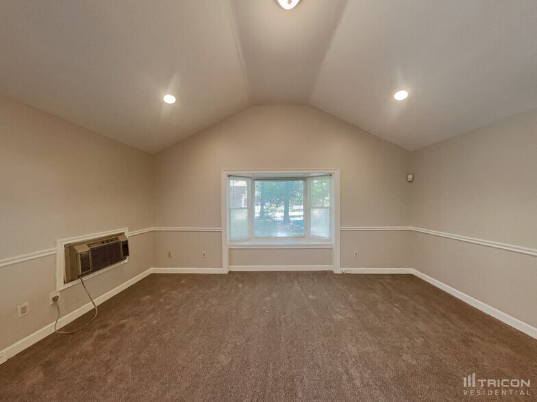 Building Photo - 2671 Tucson Way