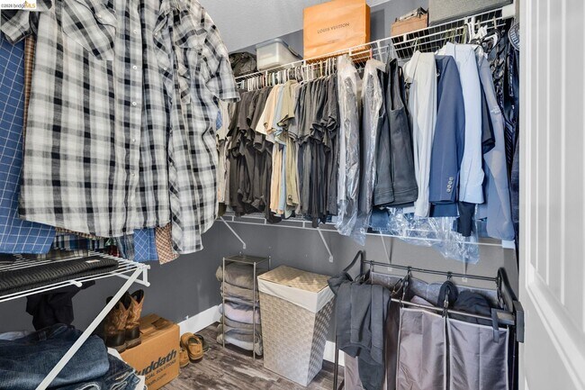 Building Photo - 59 Old Stagecoach Rd