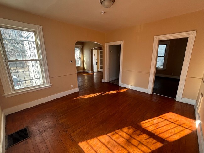 Primary Photo - 37 Hotchkiss St