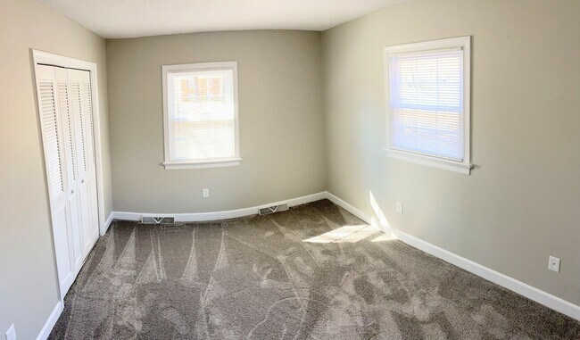 Building Photo - 308 College Park Dr