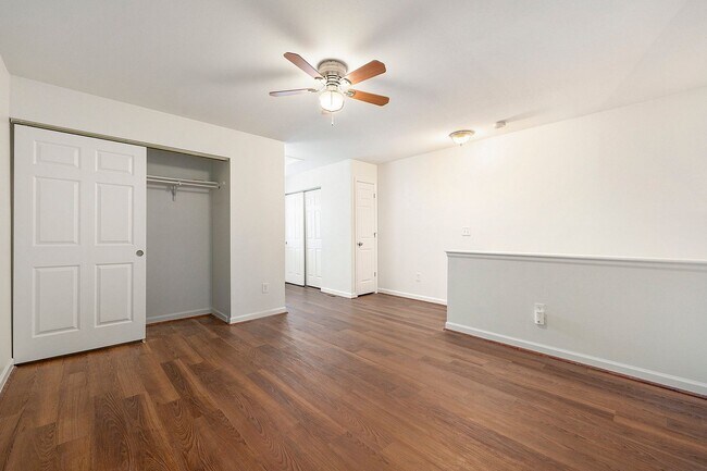 Building Photo - Loft Style Townhouse Available in Arvada!