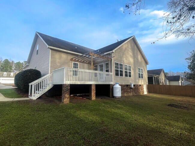 Building Photo - 282 Braddock Dr
