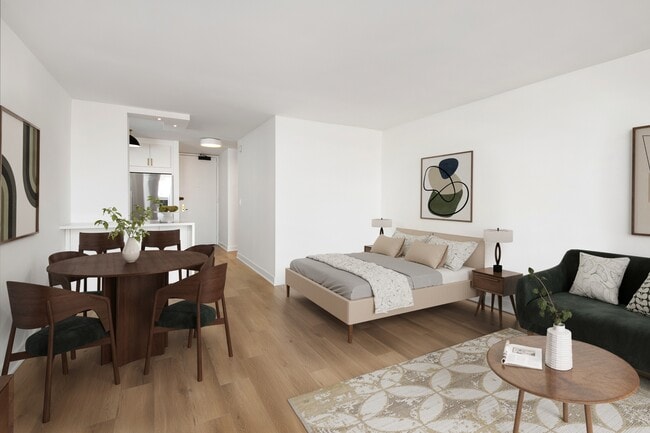 Building Photo - 2650 N Lakeview Ave