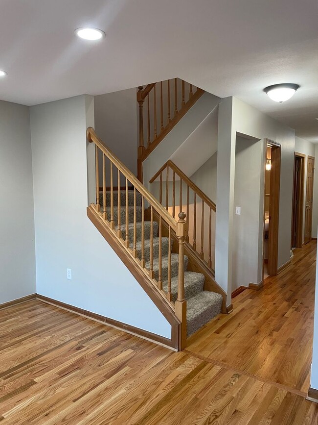 Building Photo - Waterfront! 3 Bedroom, 2 Bath Condo- Erie Village, East Syracuse