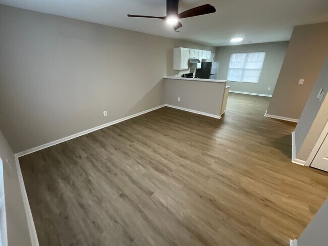 Building Photo - Ready to view! 3 bedroom, 2 bath Brick home in High Point near I-74