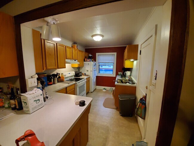 Building Photo - 1451 Saint Clair Ave