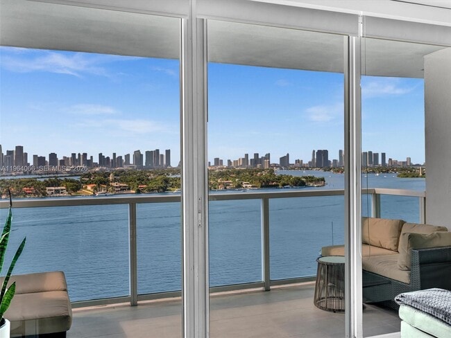 Building Photo - 650 West Ave