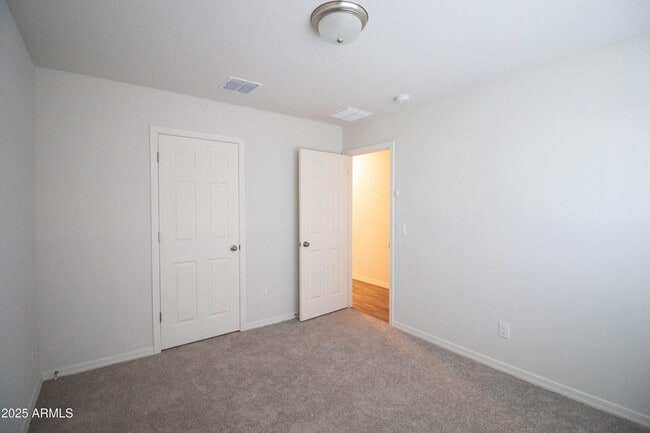 Building Photo - 1675 E Judi St