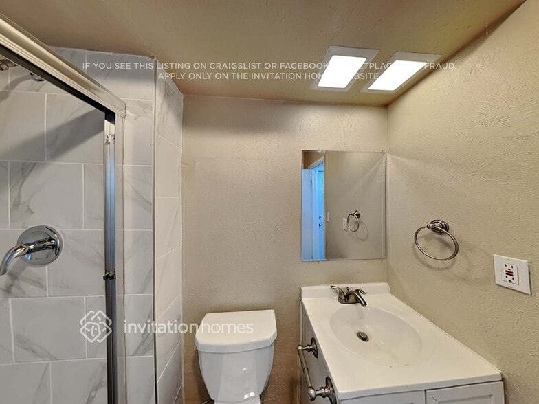 Building Photo - 1821 S Joplin St