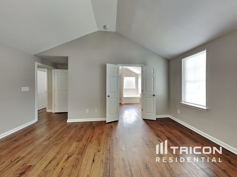 Building Photo - 7233 Hidden Creek Dr