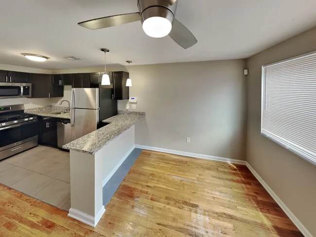Building Photo - Lantern Square Apartments-B5