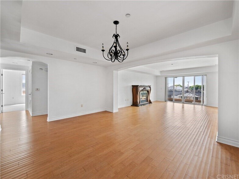 Building Photo - 1530 S Centinela Ave