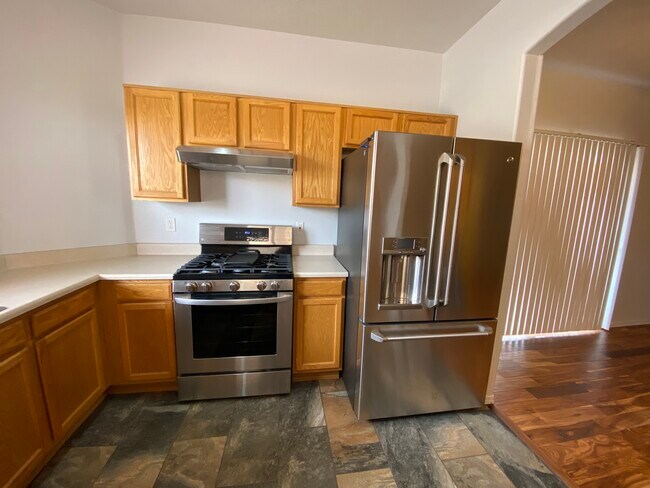 Building Photo - 1132 Casa Tomas Rd NE