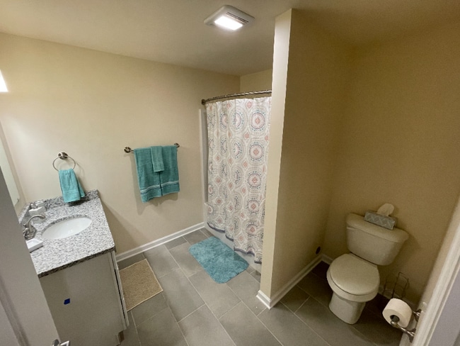 Building Photo - 540 Northend Dr