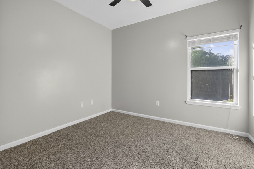 Building Photo - 1601 Majestic View Ln