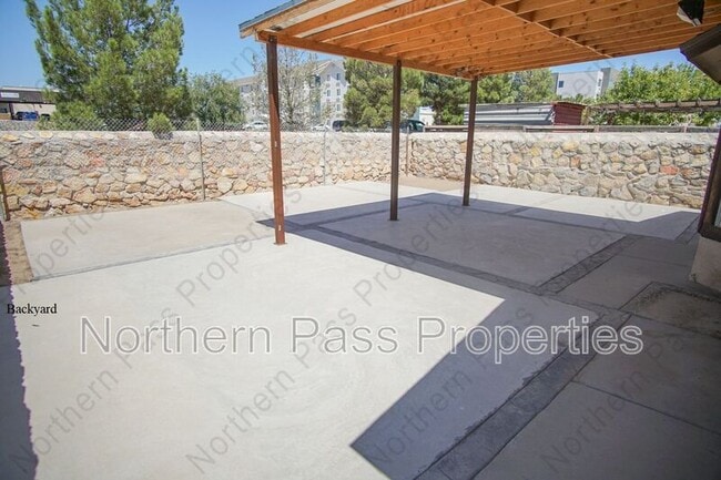 Building Photo - 3717 Tierra Zafiro Dr