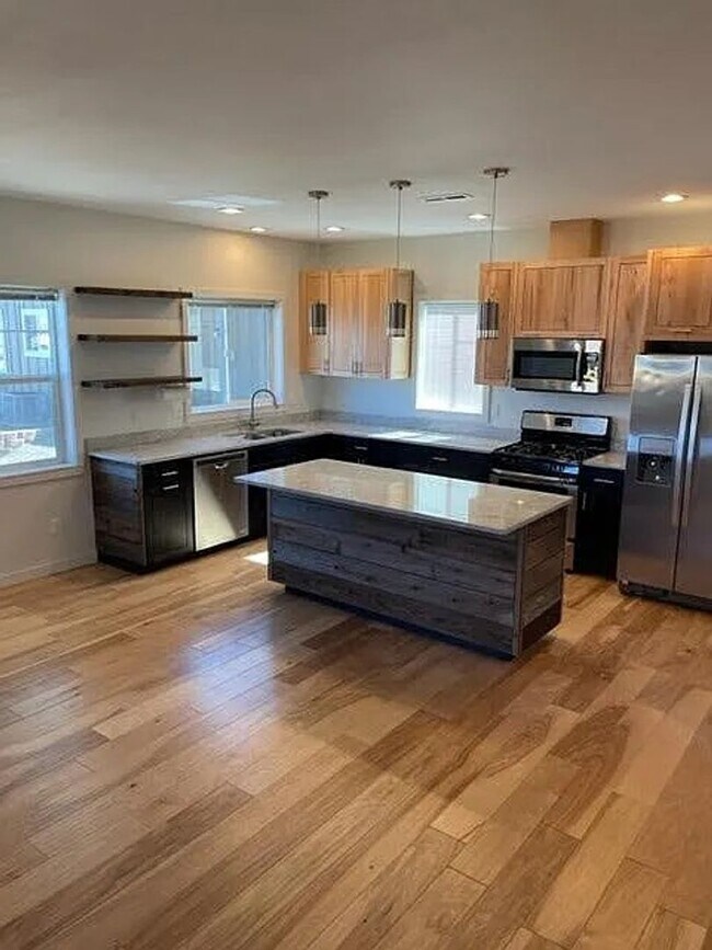 Building Photo - Two Bedroom Duplex | Available Early June