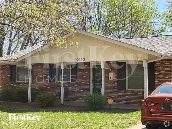 Building Photo - 2112 Farthing Ct