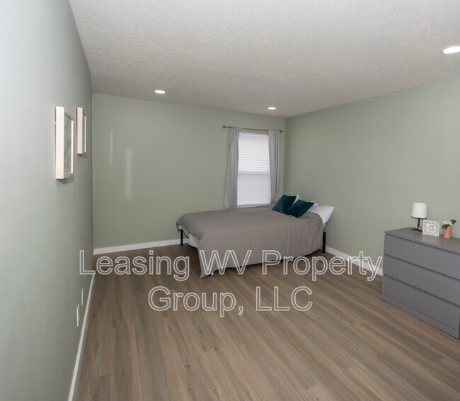 Building Photo - 201 Berry Ln