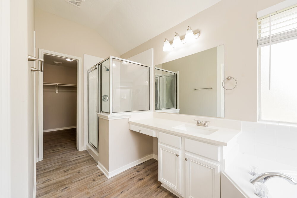 Building Photo - 18614 Willow Cove Dr